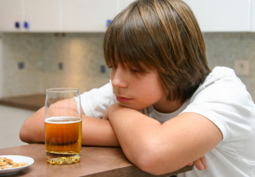Причини підліткового алкоголізму